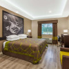 Отель Super 8 by Wyndham Kingwood Houston North, фото 14
