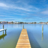 Отель Dock Holiday 2 Bedroom Condo by Redawning, фото 21