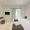 Отель Mayfair by Premier Suites MT, фото 4