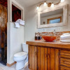Отель Two-Bedroom Cabin in Frisco, фото 6
