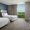 Отель Hampton Inn & Suites Teaneck Glenpointe, фото 4