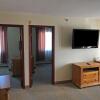 Отель Americas Best Value Inn & Suites Anchorage Airport, фото 3