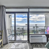 Отель Newly Renovated Oceanfront Studio w/ Beach Access, фото 8