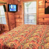 Отель Kickin Back Jack Three Bedroom Cabin, фото 15