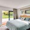 Отель River Range Cottage - Havelock North Holiday Home, фото 7