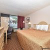 Отель Econo Lodge Inn & Suites New Port Richey, фото 2