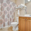 Отель Lasalle 1C · Centrally Located, Gated Apt. Perfect for Groups!, фото 16
