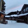 Отель Olympians Ski Retreat 1 Bedroom Condo by Redawning, фото 2