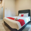 Отель RedDoorz Syariah near Lippo Plaza Sidoarjo, фото 7