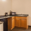 Отель Comfort Suites Fairview Heights, фото 29
