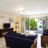 Отель Beach Breakers Resort, фото 1