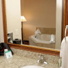 Отель Cobblestone Inn & Suites - Denison - Oak Ridge, фото 9