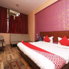 Отель OYO 24788 Hotel Samrat, фото 7