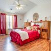 Отель Classic Lithonia Home - Near Golf & Stone Mtn, фото 7