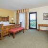 Отель Holiday Inn Express And Suites Lexington Nw The Vi, фото 22