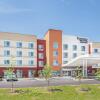 Отель Fairfield Inn & Suites by Marriott Lebanon в Ливане