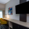 Отель La Quinta Inn & Suites by Wyndham Shorewood, фото 2