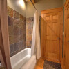Отель Elkhorn Cabin - 3 Br Cabin, фото 13