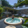 Отель Casa Elena - In the Center of Praiano Parking Panoramic Hot tub, фото 4