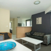 Отель Comfortable 2 Bedroom Apartment With River Views, фото 3