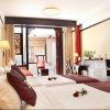 Отель Lijiang Wangfu Hotel, фото 1