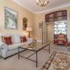 Отель Elegant Apartment in Central Kensington, фото 1