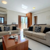 Отель Charming 2 bedroom apartment 'DC11' - with communal pool and resort facilities, Helios Heights villa, фото 6