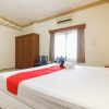 Отель RedDoorz Plus near Taman Siring, фото 5