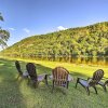 Отель Cozy Waterfront Cottage w/ Deck on White River!, фото 16