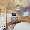 Отель Brand New Luxury W Hot Tub And Firepit 3 Bedroom Cabin, фото 22
