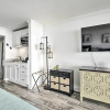 Отель Newly Renovated Oceanfront Studio w/ Beach Access, фото 2