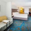 Отель Holiday Inn Express & Suites Litchfield West, an IHG Hotel, фото 3