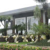 Отель The Jhons Cianjur Aquatic Resort, фото 1