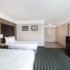 Отель La Quinta Inn & Suites by Wyndham Bakersfield North, фото 19