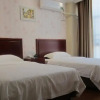 Отель GreenTree Inn ShanDong JiNing WeiShan Lake National Wetland Park Business Hotel, фото 2