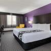 Отель La Quinta Inn & Suites by Wyndham Clifton Park, фото 6