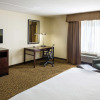 Отель Hilton Garden Inn Hampton Coliseum Central, фото 24