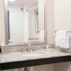 Отель Holiday Inn Hotel & Suites East Peoria, an IHG Hotel, фото 9