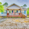Отель Beachy Oak Island Family Home - 1 Mi to Ocean!, фото 1