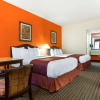 Отель Quality Inn & Suites At Six Flags, фото 3