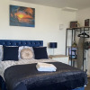 Отель Bv Cosy Studio Eleven At Deighton Huddersfield, фото 4