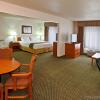 Отель Holiday Inn Express and Suites Logan, фото 3