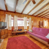 Отель 'the Red Loft' Candler Cottage 18 Mi to Asheville!, фото 4