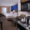 Отель Holiday Inn Express & Suites Bakersfield Airport, an IHG Hotel, фото 5