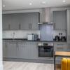 Отель Stunning 2-bed Apartment in Camberley, фото 12