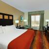 Отель Holiday Inn Express & Suites Houston East - Baytown, an IHG Hotel, фото 3
