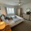 Отель WHITBY-CAPTAINS HOUSE WHITBY - 4 bed Luxury Holiday Home, фото 6