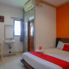 Отель RedDoorz Plus near Ciputra Mall Simpang Lima 2, фото 3
