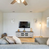 Отель Bright & Modern Fort Worth Apartment By TCU Campus, фото 7