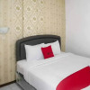 Отель RedDoorz Plus @ Alun Alun Nganjuk, фото 10